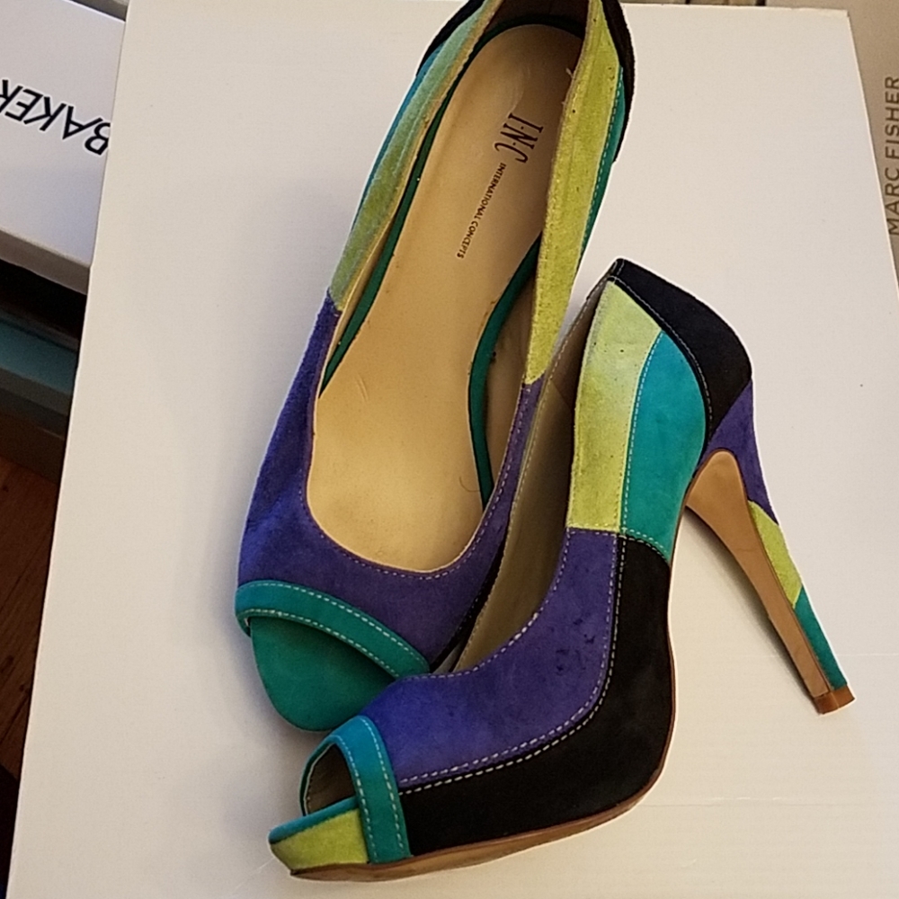INC Suede pumps